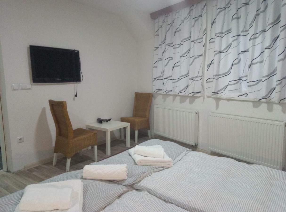 Apartments&Rooms Mido Visoko Buitenkant foto