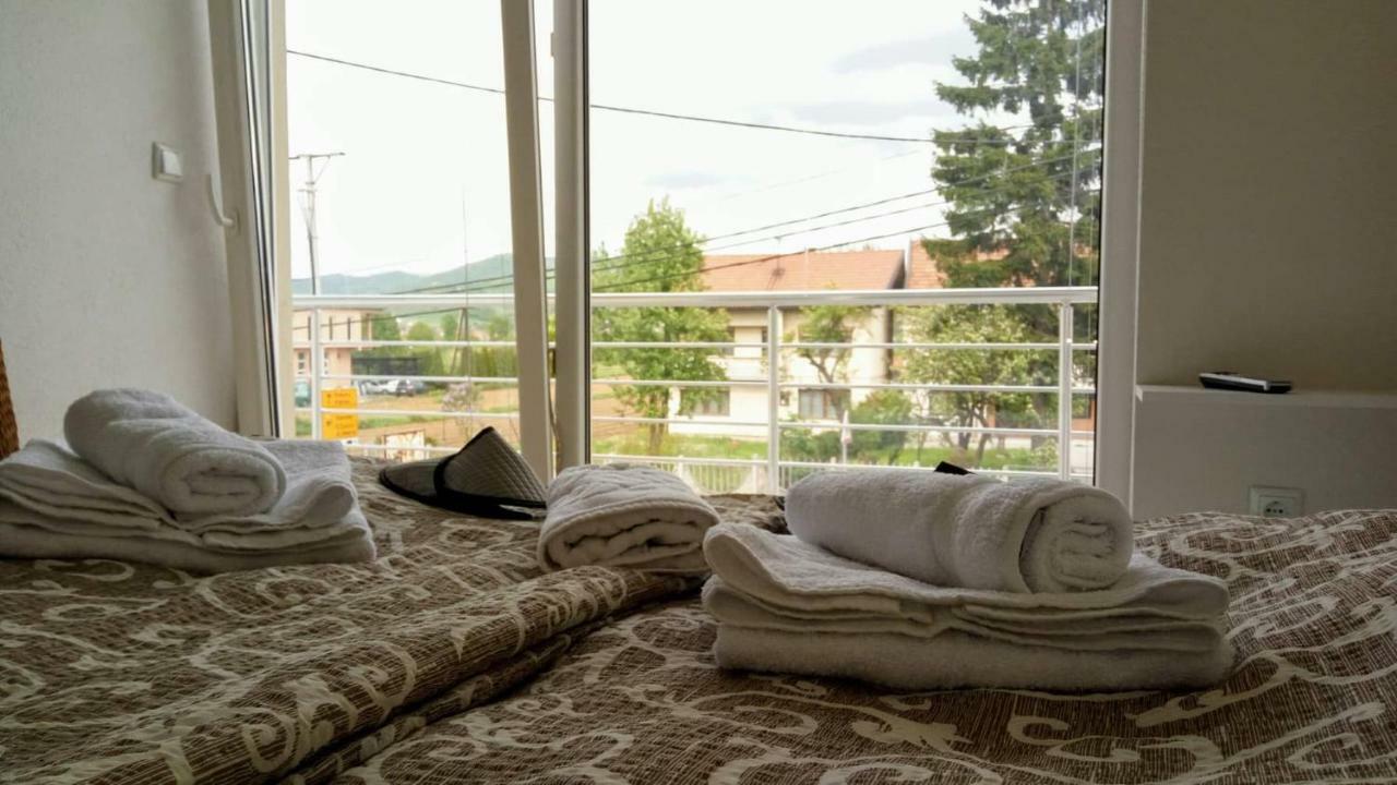 Apartments&Rooms Mido Visoko Buitenkant foto