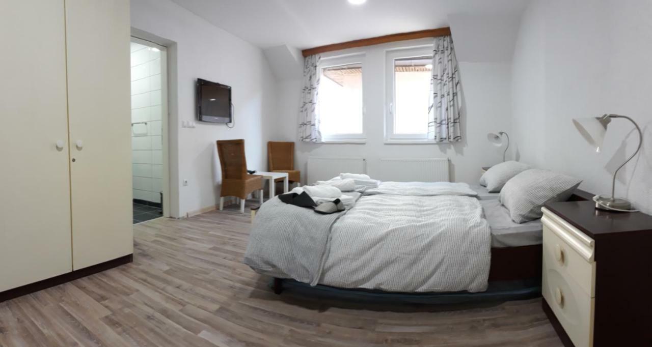 Apartments&Rooms Mido Visoko Buitenkant foto
