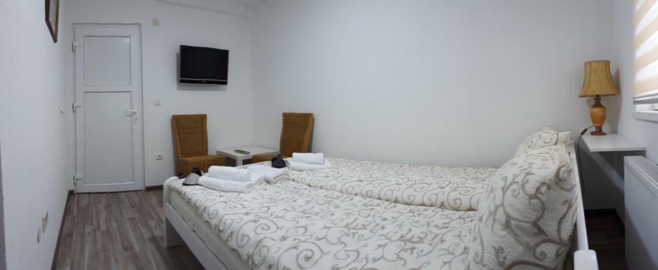 Apartments&Rooms Mido Visoko Buitenkant foto